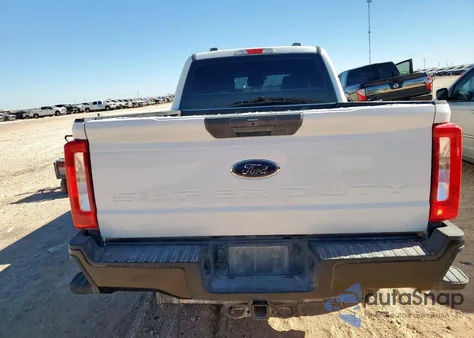 2024 Ford F250 Super Duty из США, поврежденный, VIN 1FT7W2BA7REF08786